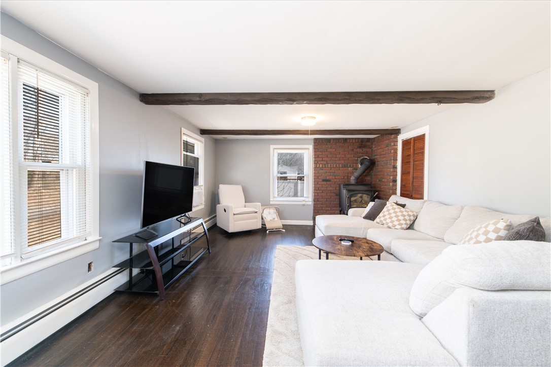 198 Knotty Oak Road Coventry, RI 02816 - Photo 4 of 26