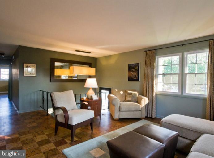 415 Kemper Road Joppa, MD 21085 - Photo 17 of 26 Living Room