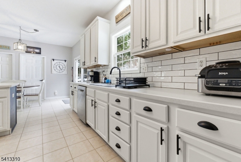 9 Poplar Court Hackettstown, NJ 07840 - Photo 13 of 50