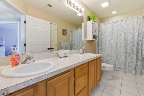 $650,000 | 9 Poplar Court, Hackettstown, NJ 07840