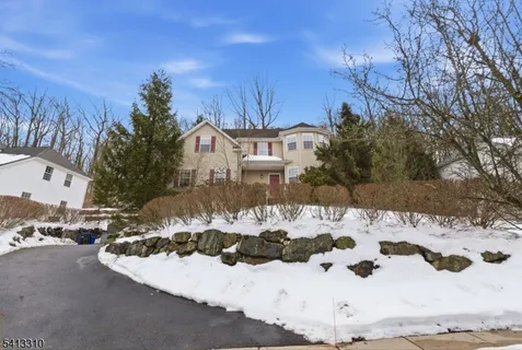 $650,000 | 9 Poplar Court, Hackettstown, NJ 07840
