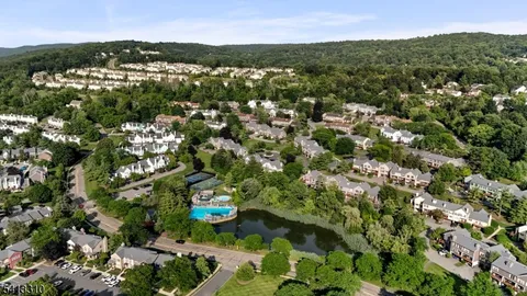 $650,000 | 9 Poplar Court, Hackettstown, NJ 07840