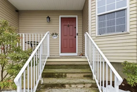 $650,000 | 9 Poplar Court, Hackettstown, NJ 07840