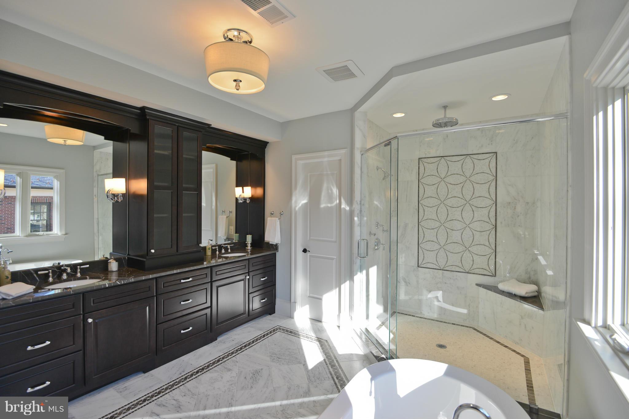 6215 Berkeley Road Alexandria, VA 22307 - Photo 14 of 30 Bath (Master)