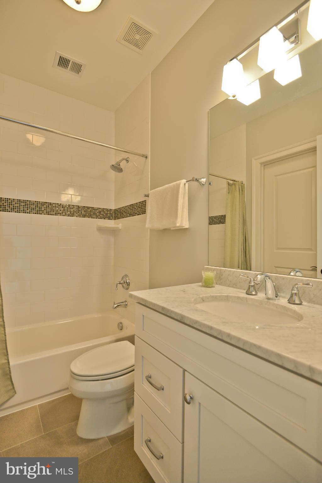 6215 Berkeley Road Alexandria, VA 22307 - Photo 16 of 30 Bath