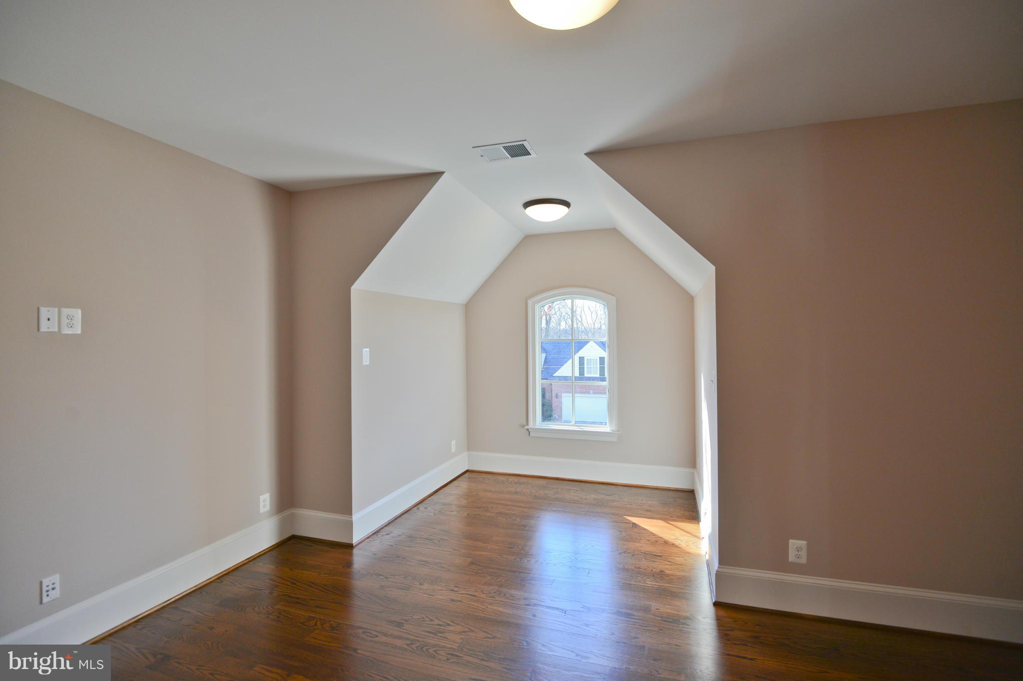 6215 Berkeley Road Alexandria, VA 22307 - Photo 18 of 30 Interior (General)