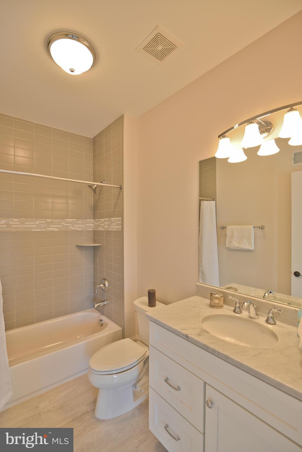 6215 Berkeley Road Alexandria, VA 22307 - Photo 25 of 30 Bath