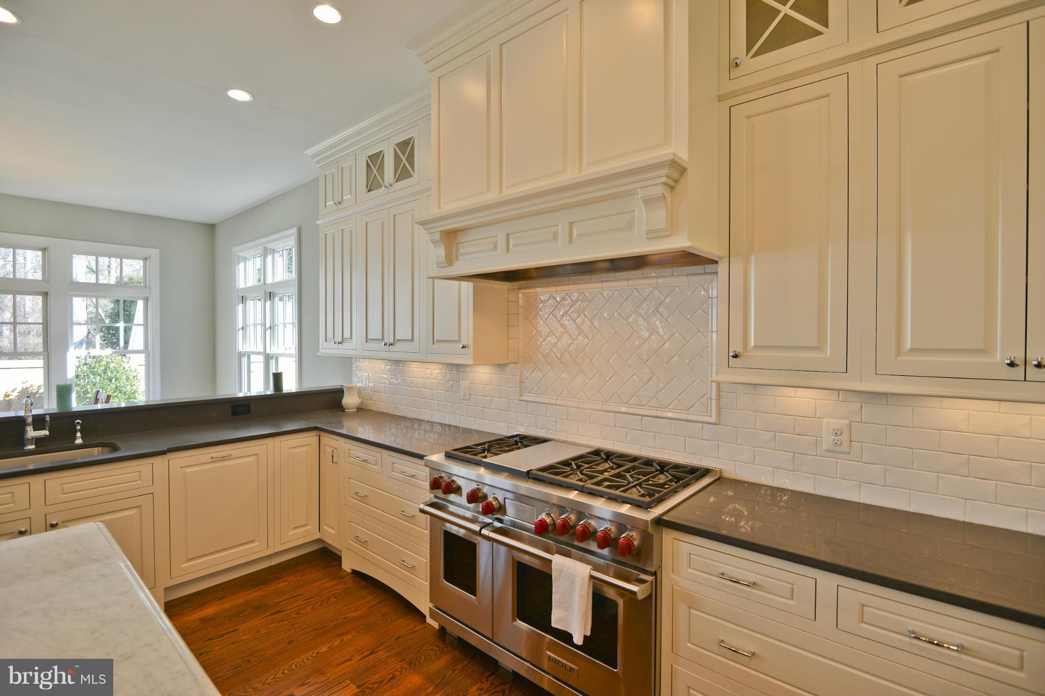 6215 Berkeley Road Alexandria, VA 22307 - Photo 5 of 30 Kitchen