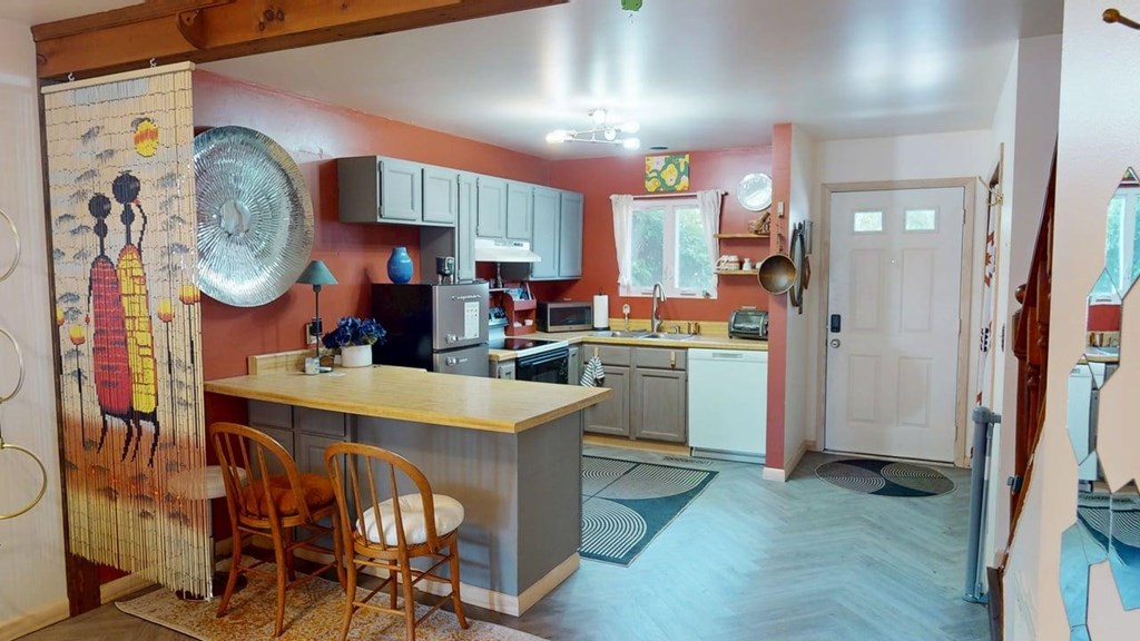 7216 Oak Ridge Place Chincoteague, VA 23336 - Photo 2 of 34