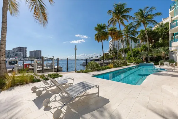 $5,650,000 | 1660 West Glencoe Street, Unit 302, Coconut Grove, FL 33133