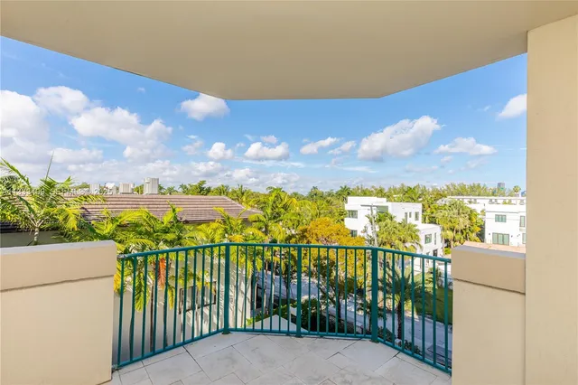 $5,950,000 | 1660 West Glencoe Street, Unit 302, Coconut Grove, FL 33133