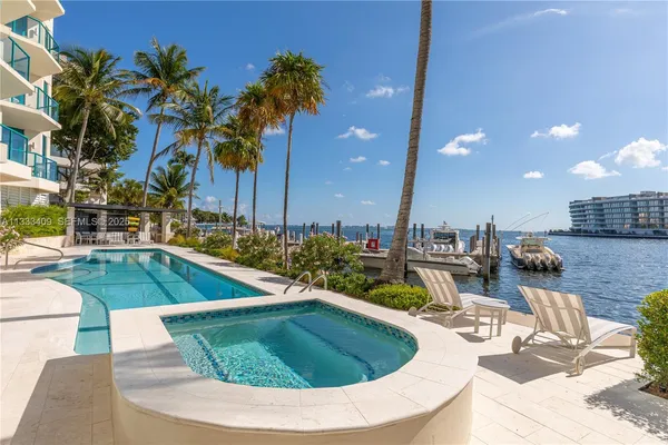 $5,650,000 | 1660 West Glencoe Street, Unit 302, Coconut Grove, FL 33133