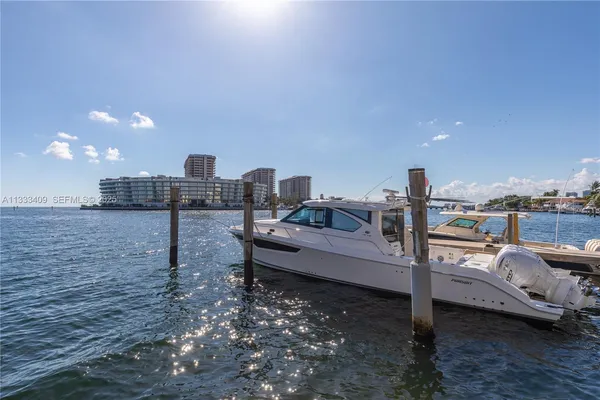 $5,650,000 | 1660 West Glencoe Street, Unit 302, Coconut Grove, FL 33133