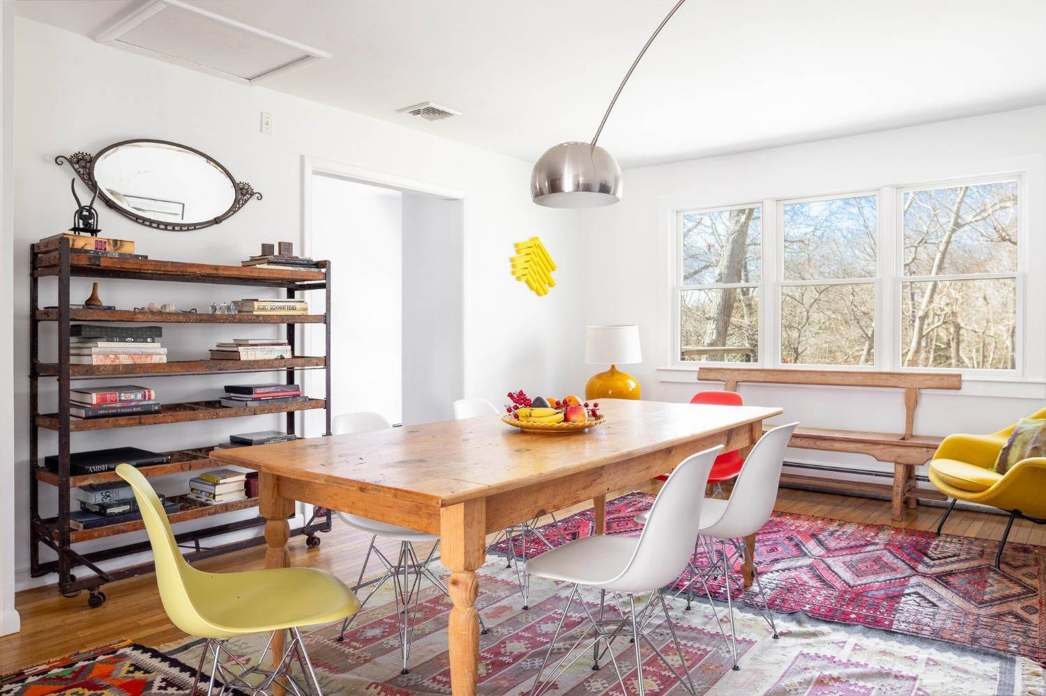 2 Captains Walk East Hampton, NY 11937 - Photo 6 of 22 a room with furniture and window