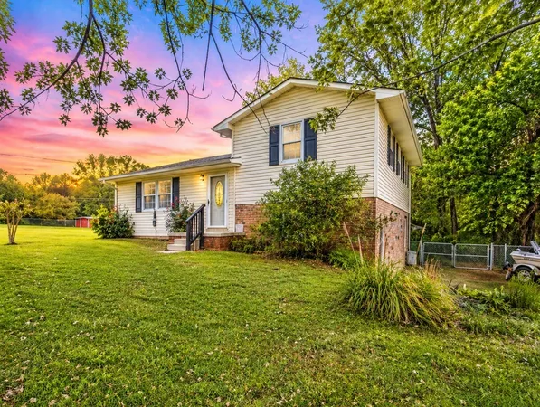 $309,999 | 652 Old Florence Pulaski Road, Leoma, TN 38468
