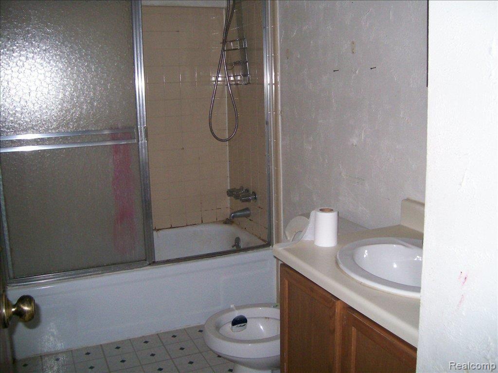 25912 Reeck Road Trenton, MI 48183 - Photo 6 of 6 110_1618