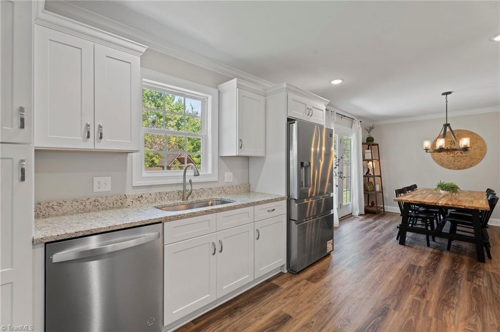 103 Brooke Ridge Drive Thomasville, NC 27360 - Photo 4 of 30