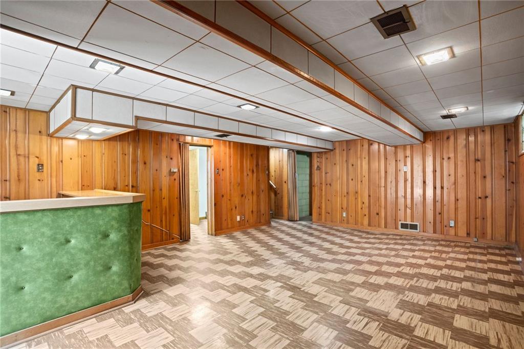 3323 Shady Ave Extension Pittsburgh, PA 15217 - Photo 31 of 45 a view of an empty room with a window