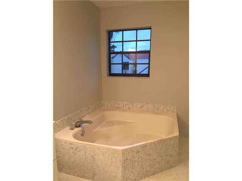 7474 Champagne Place, Unit 7474 Boca Raton, FL 33433 - Photo 5 of 17 Bathroom Master.