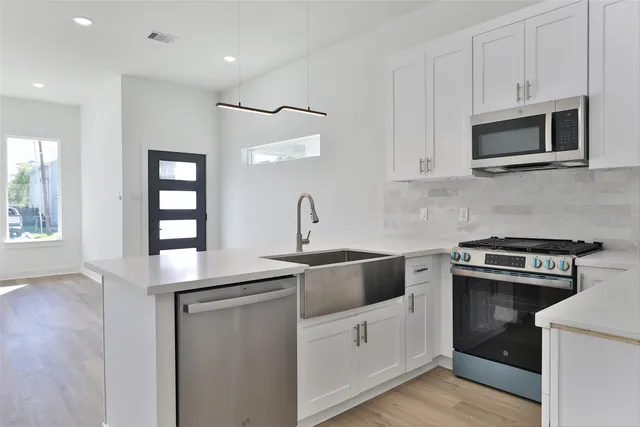 $2,100 | 8133 Cabot Street, Unit A/B, Houston, TX 77078