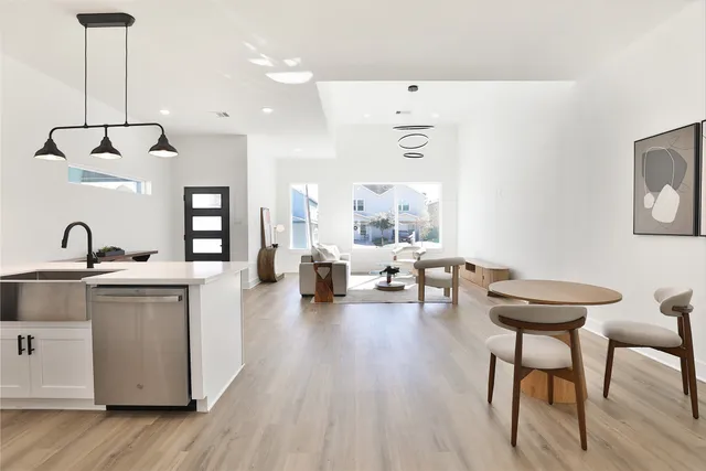 $2,000 | 8133 Cabot Street, Unit A/B, Houston, TX 77078