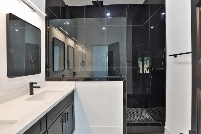 $2,000 | 8133 Cabot Street, Unit A/B, Houston, TX 77078