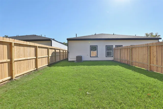 $2,000 | 8133 Cabot Street, Unit A/B, Houston, TX 77078