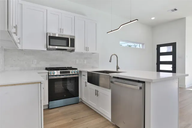 $2,100 | 8133 Cabot Street, Unit A/B, Houston, TX 77078