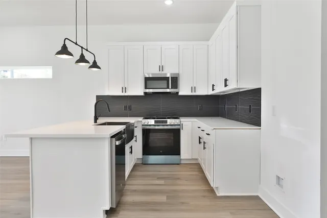 $2,000 | 8133 Cabot Street, Unit A/B, Houston, TX 77078