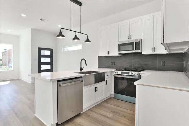 $2,000 | 8133 Cabot Street, Unit A/B, Houston, TX 77078