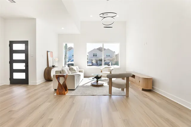 $2,000 | 8133 Cabot Street, Unit A/B, Houston, TX 77078