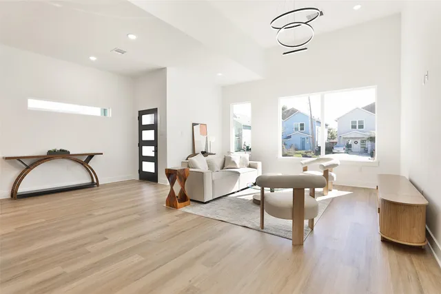 $2,000 | 8133 Cabot Street, Unit A/B, Houston, TX 77078