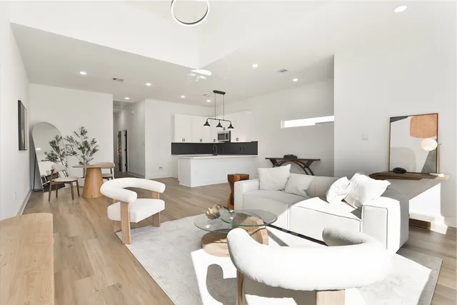 $2,000 | 8133 Cabot Street, Unit A/B, Houston, TX 77078