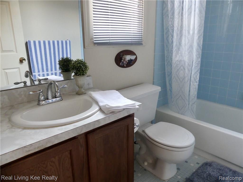 342 Whitney Drive Rochester Hills, MI 48307 - Photo 19 of 28