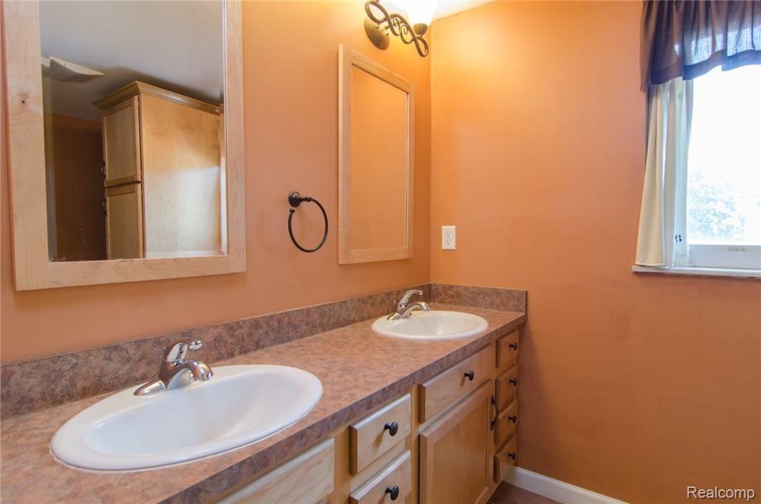 7660 Allen Road Clarkston, MI 48348 - Photo 27 of 50 GRU_5373.jpg
