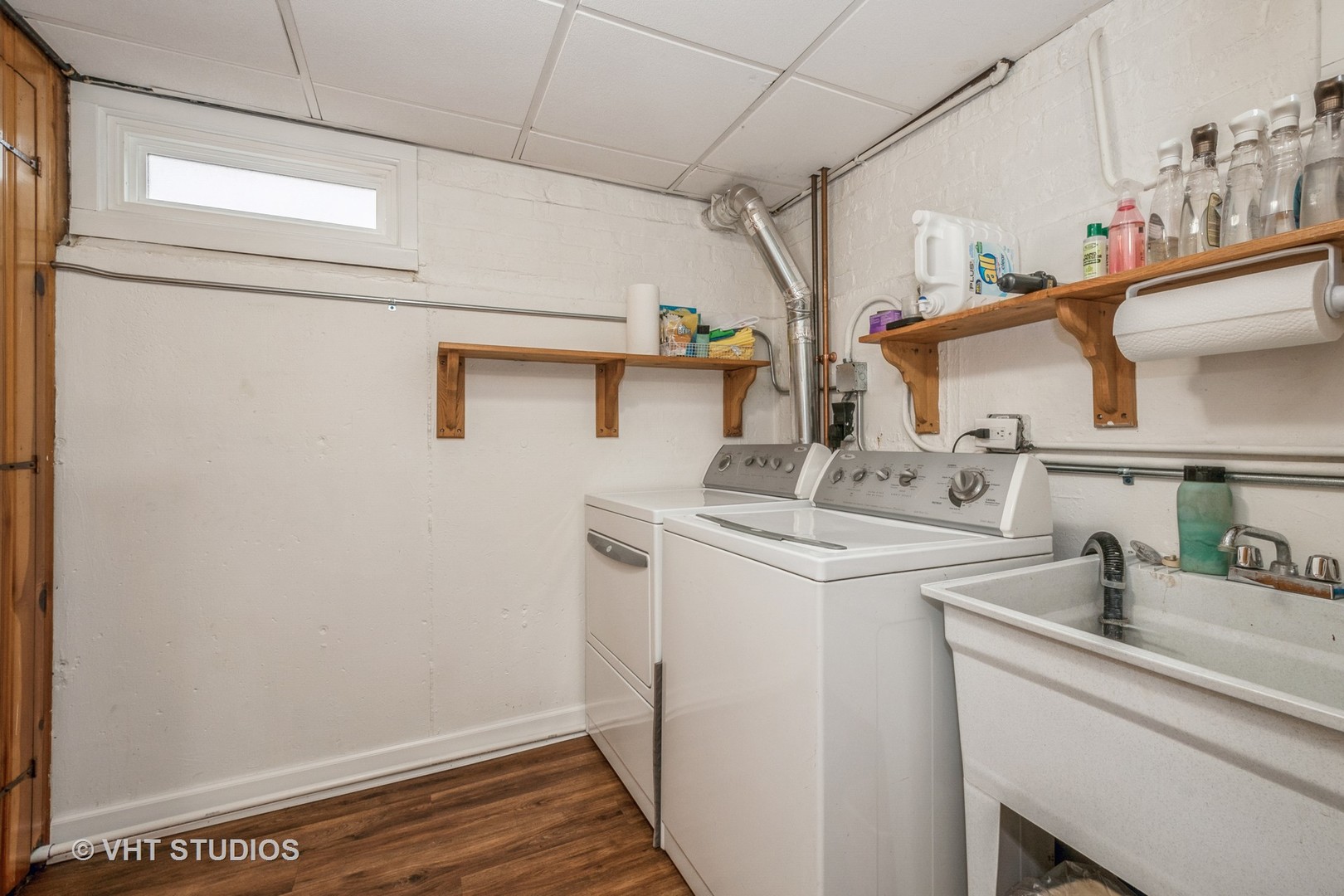 697 Greenview Avenue Des Plaines, IL 60016 - Photo 14 of 25 a utility room with dryer and washer
