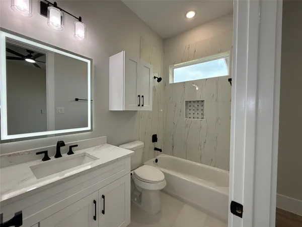 $555,000 | 1208 Quarter Horse Trail, Angleton, TX 77515