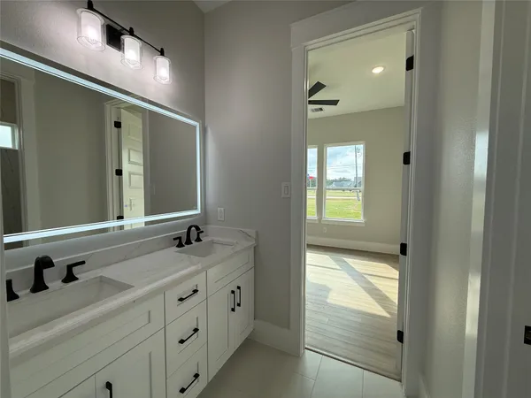 $555,000 | 1208 Quarter Horse Trail, Angleton, TX 77515