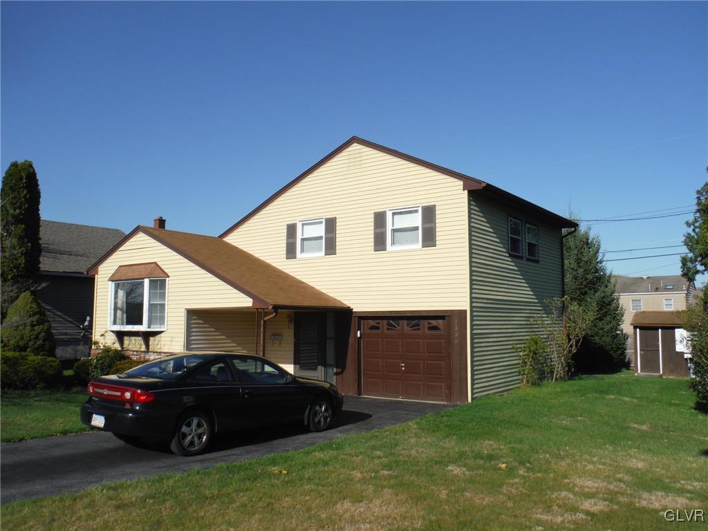 1836 Cloverdale Road Bethlehem, PA 18018 - Photo 3 of 11 Gallery Image 3