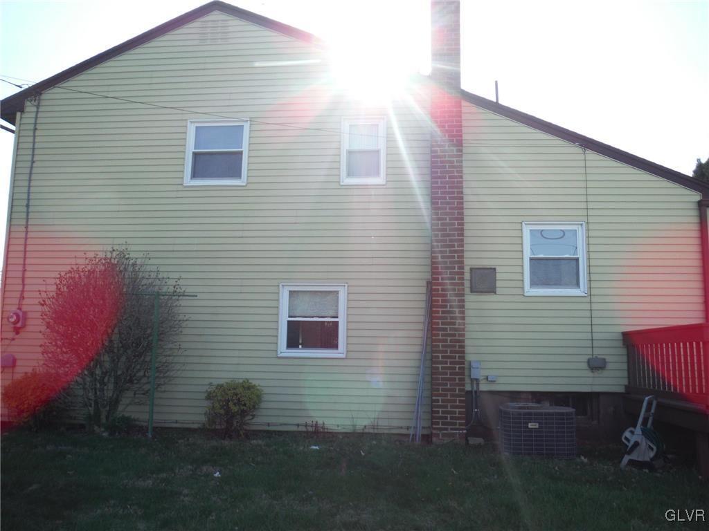 1836 Cloverdale Road Bethlehem, PA 18018 - Photo 5 of 11 Gallery Image 5