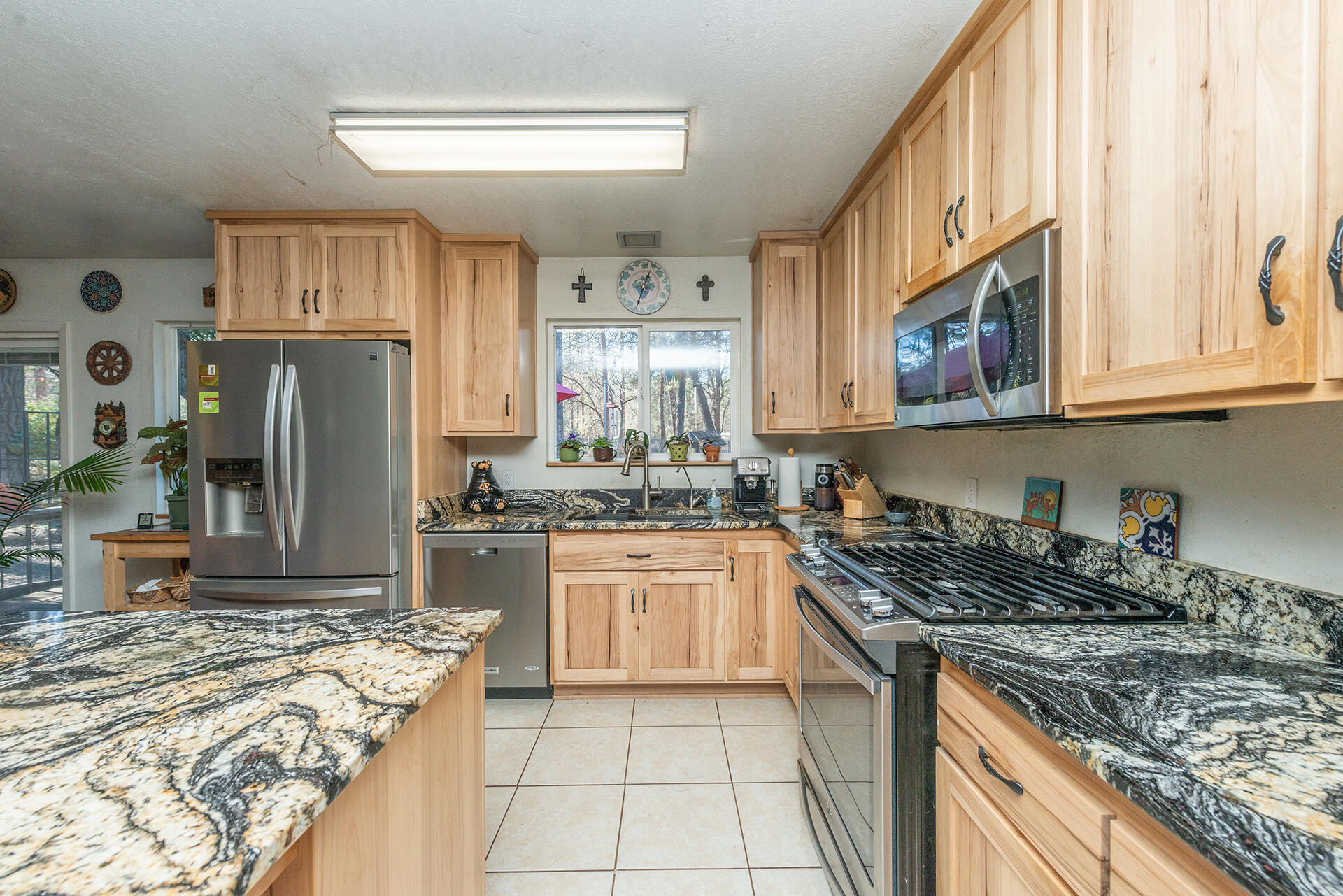 215 Wellock Road Lewiston, CA 96052 - Photo 10 of 39 IMG-7558