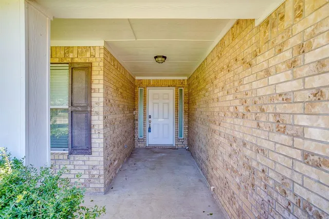 $2,800 | 3025 Shoreline Drive, Burleson, TX 76028