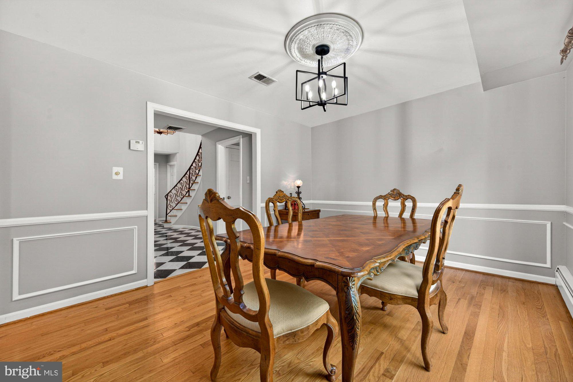11416 Vale Road Oakton, VA 22124 - Photo 17 of 116 Gallery Image 17