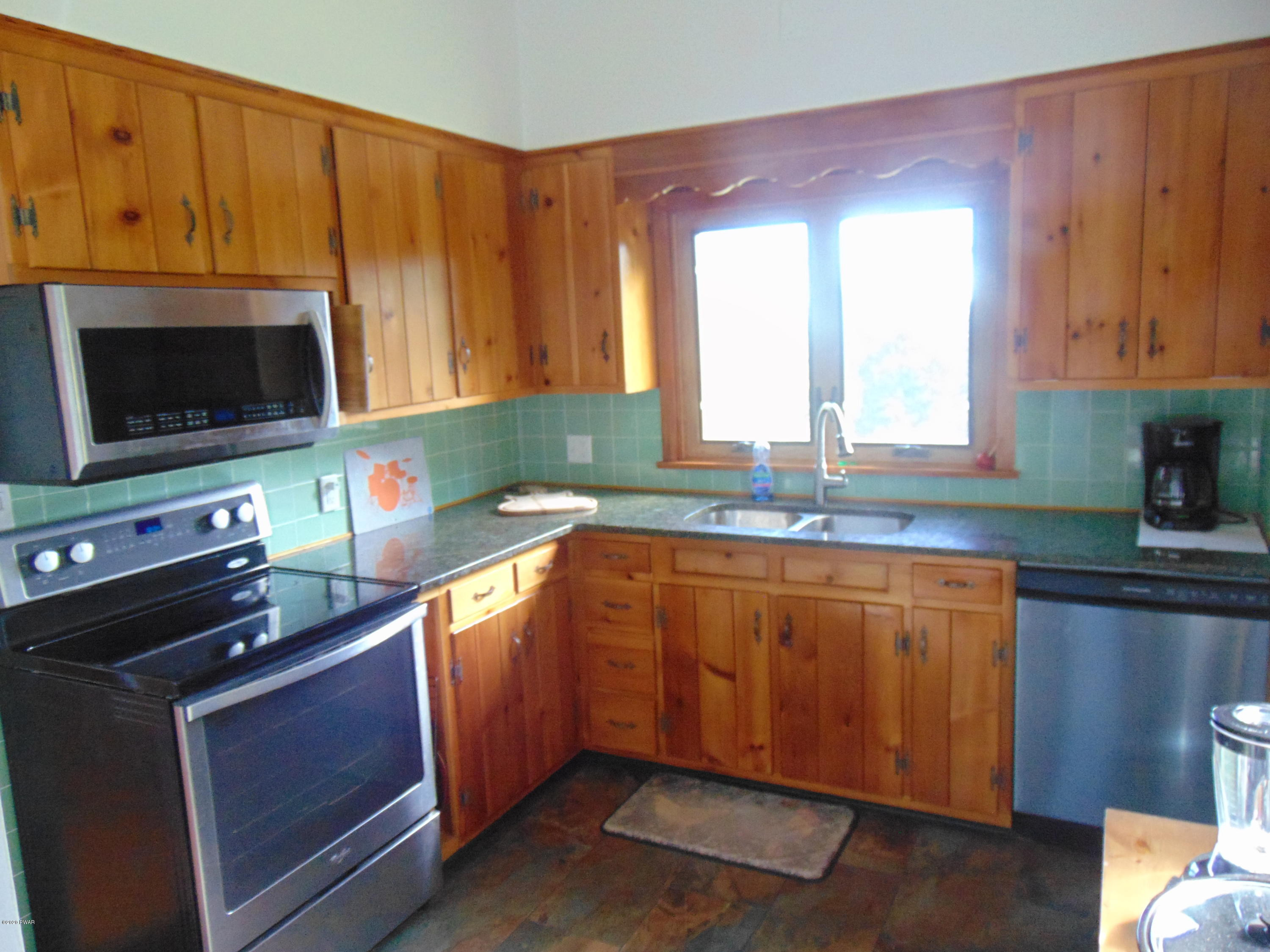 158 Hazelton Road Newfoundland, PA 18445 - Photo 17 of 31 DSC01145