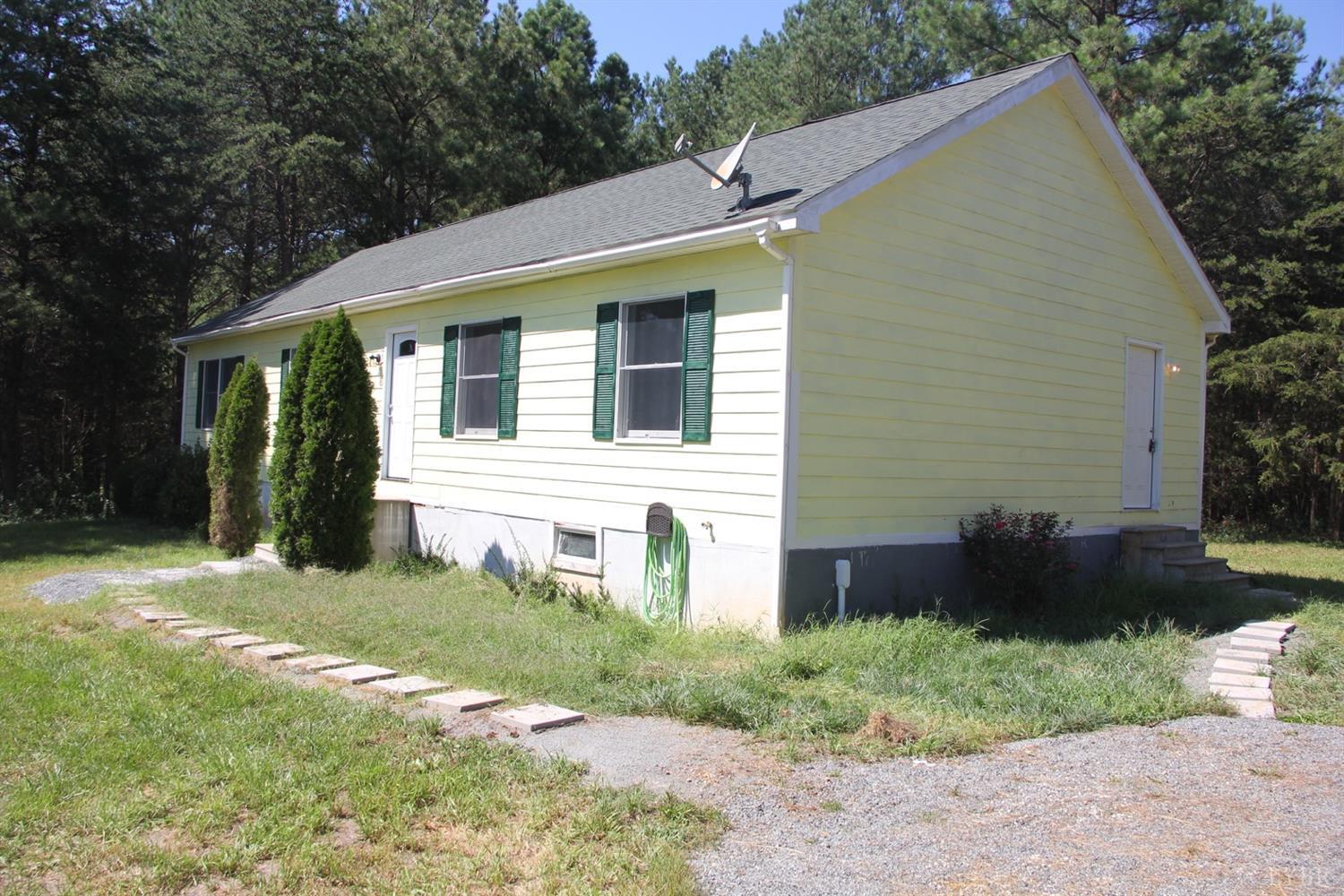 792 Fletchers Level Road Amherst, VA 24521 - Photo 2 of 40 a front view of a house with garden