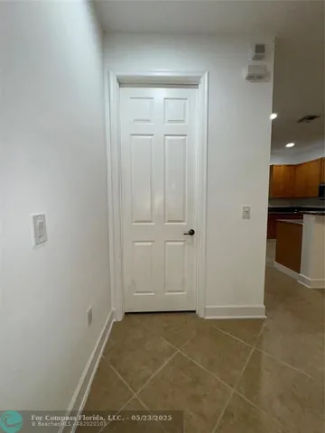 $589,000 | 1033 Northeast 17th Way, Unit 605, Fort Lauderdale, FL 33304