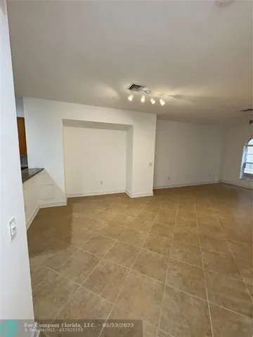 $589,000 | 1033 Northeast 17th Way, Unit 605, Fort Lauderdale, FL 33304