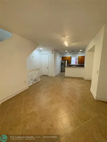 $589,000 | 1033 Northeast 17th Way, Unit 605, Fort Lauderdale, FL 33304