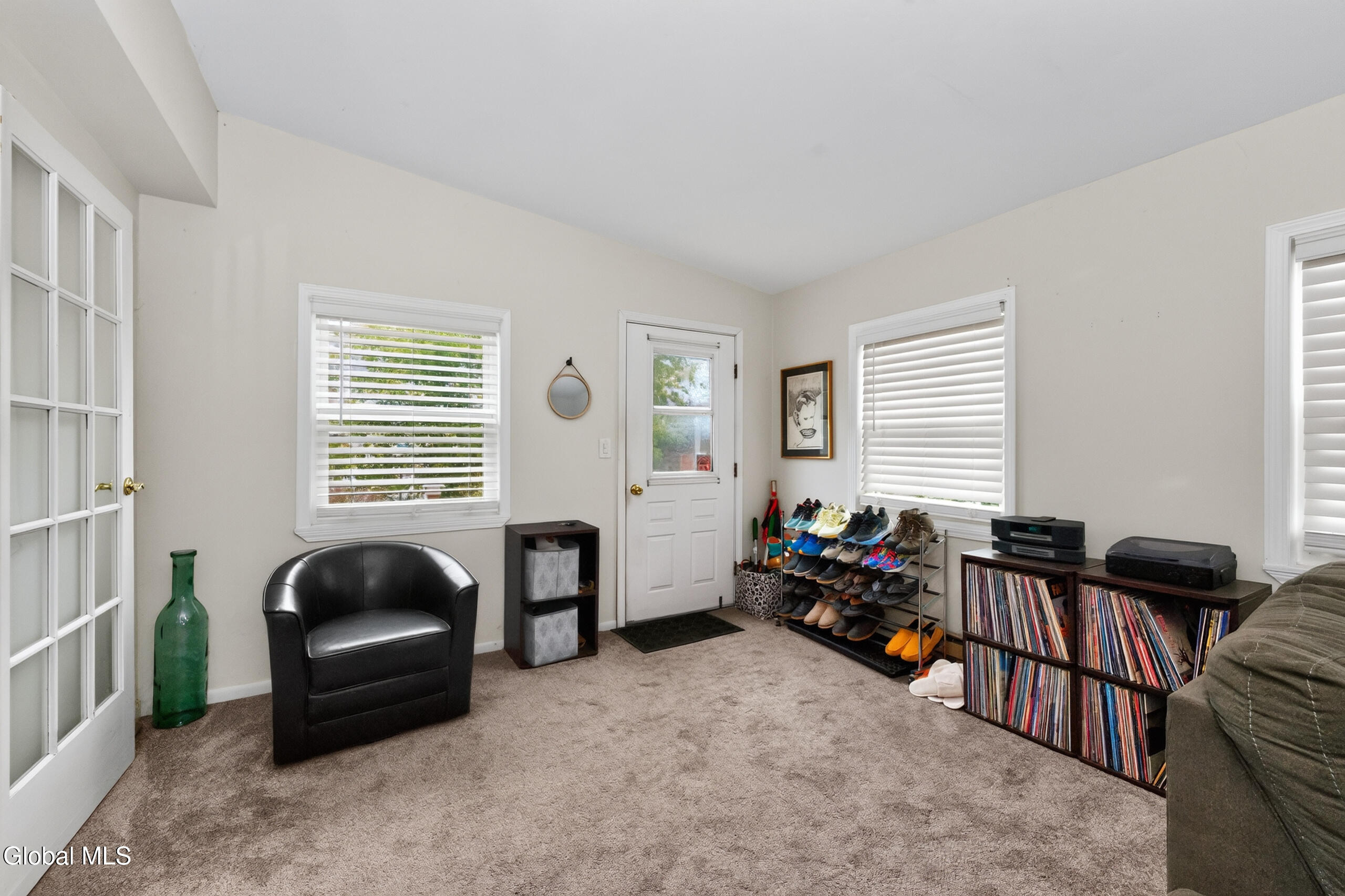 341 Princetown Road Rotterdam, NY 12306 - Photo 9 of 47 1 Familyroom 3