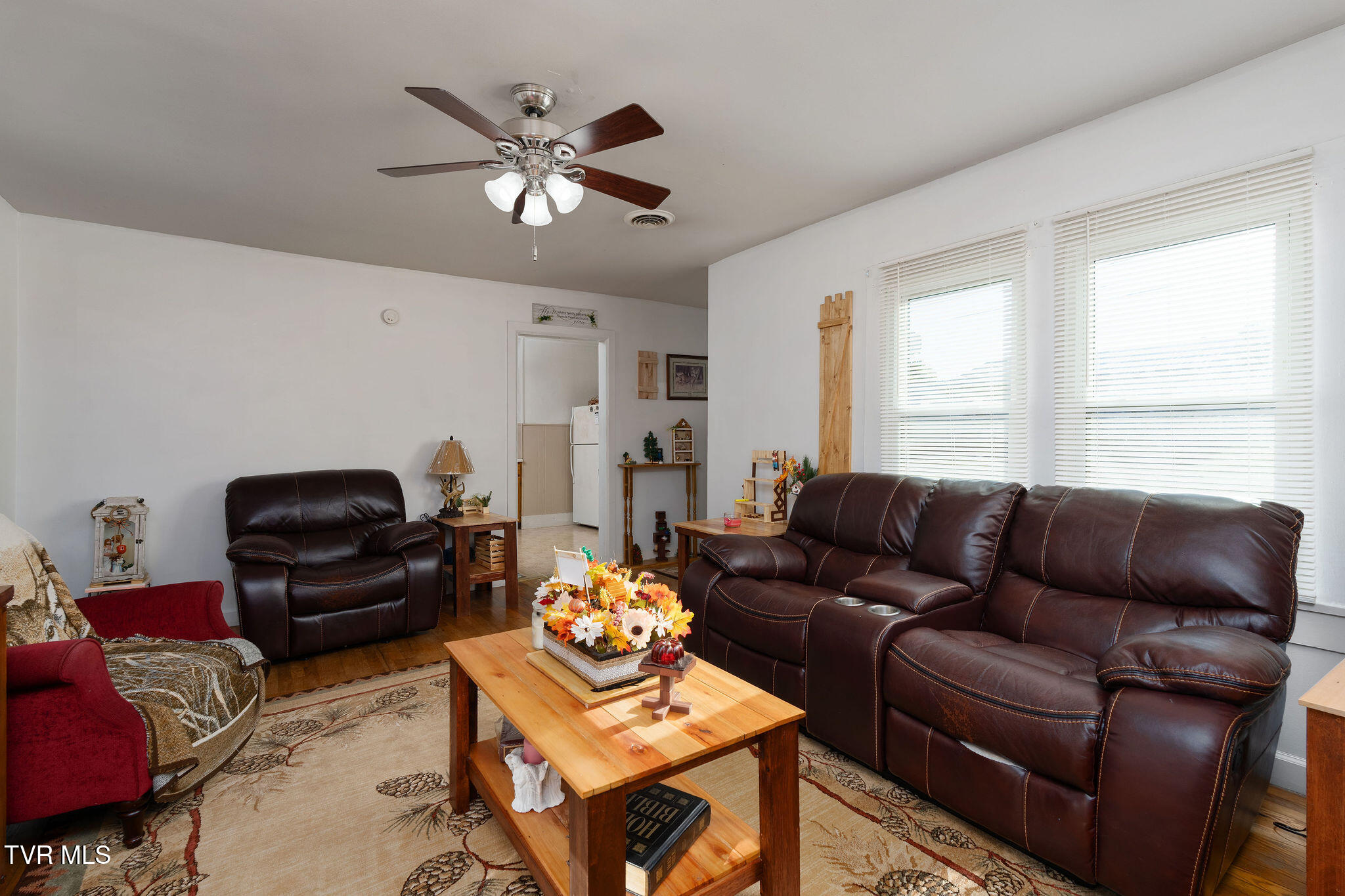 811 Crescent Street Morristown, TN 37813 - Photo 3 of 47 3